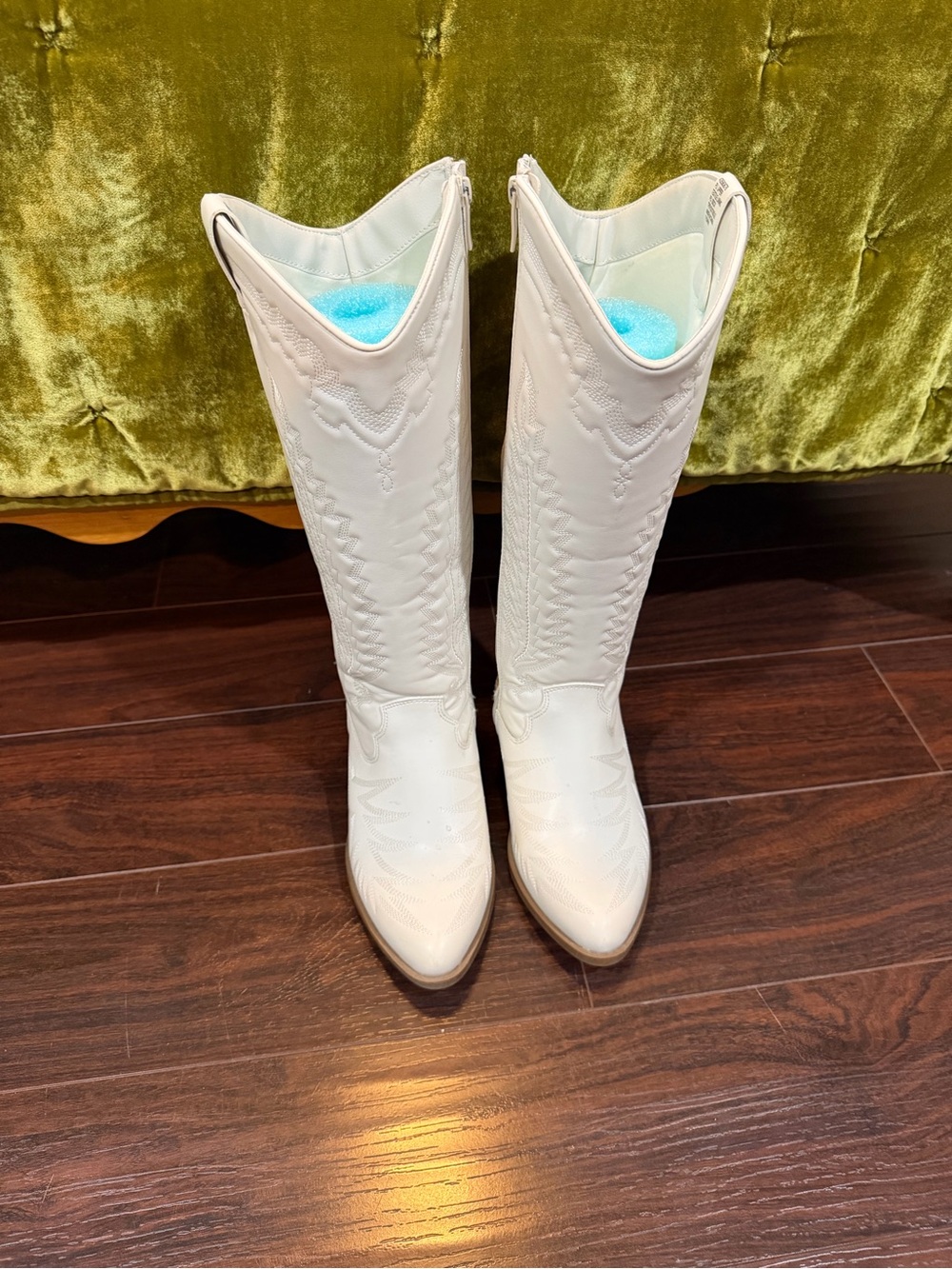 Women's White Tall Western Boots - Classic Cowboy Style